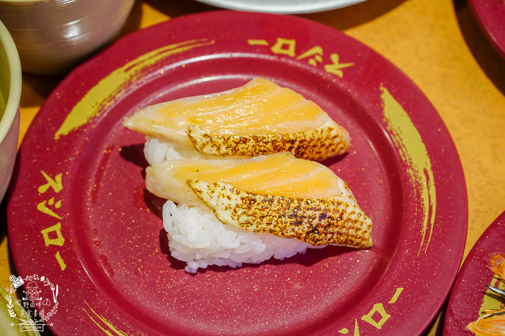 壽司郎夢時代店|日本最大連鎖迴轉壽司40元起!還推出滿額贈送間諜家家酒周邊商品？