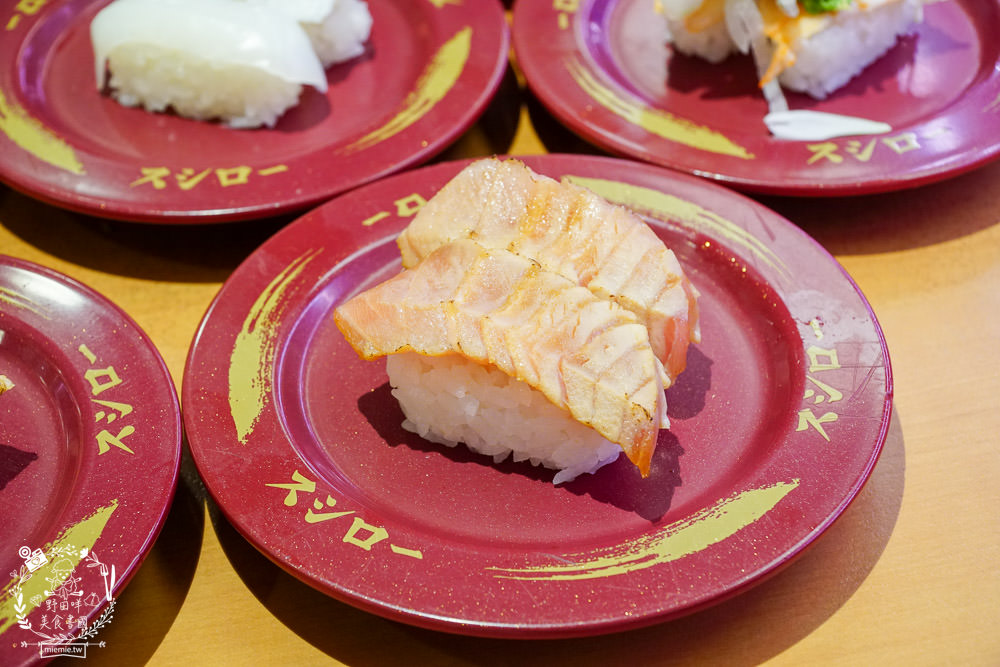 壽司郎夢時代店|日本最大連鎖迴轉壽司40元起!還推出滿額贈送間諜家家酒周邊商品？