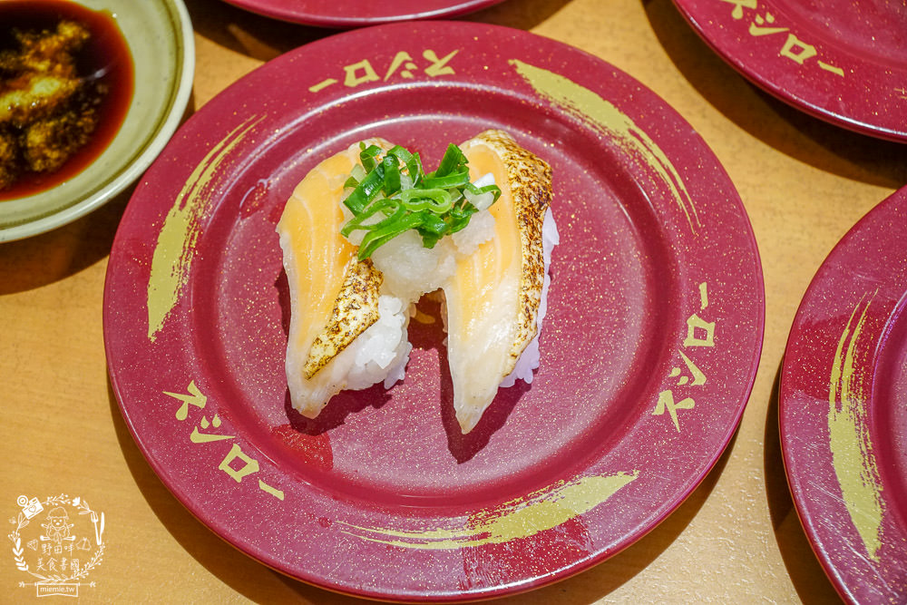 壽司郎夢時代店|日本最大連鎖迴轉壽司40元起!還推出滿額贈送間諜家家酒周邊商品？