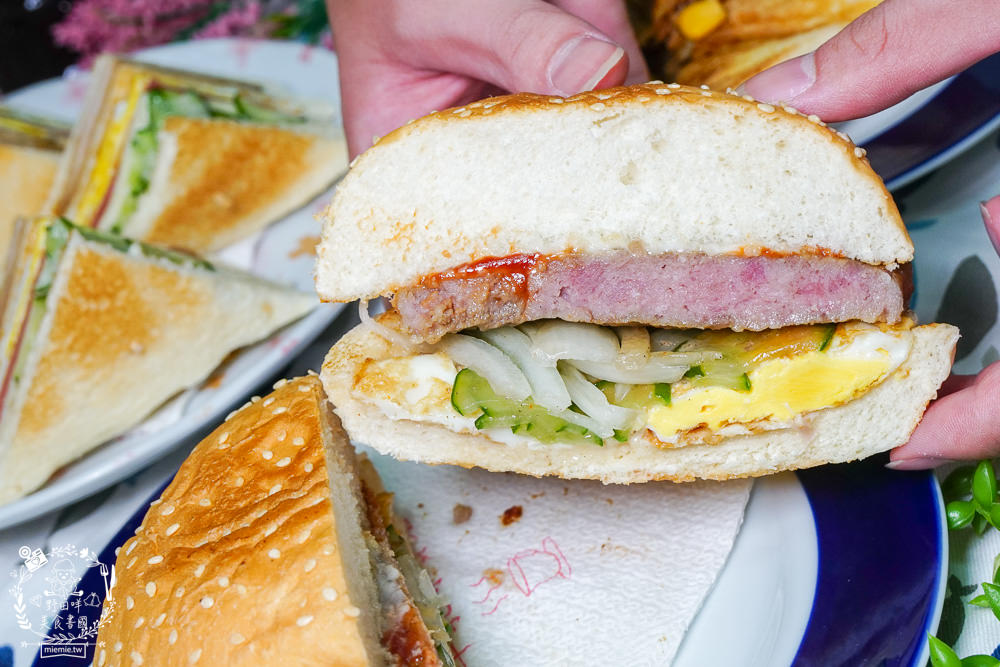 高雄[一加一咖啡牛乳專賣店]隱藏在大社超懷舊的古早味早餐店!還有清爽無負擔的義大利麵跟燉飯哦!