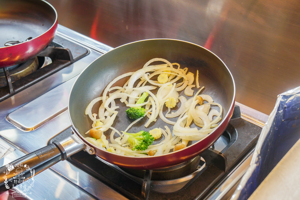 高雄[一加一咖啡牛乳專賣店]隱藏在大社超懷舊的古早味早餐店!還有清爽無負擔的義大利麵跟燉飯哦!