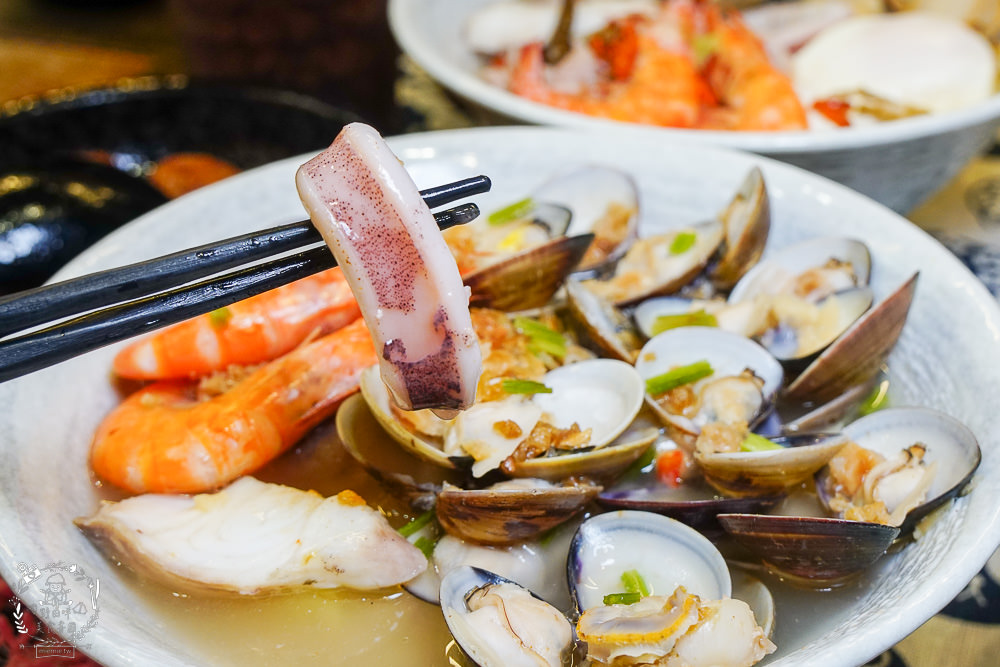 一鍋鮮海鮮鍋物(左營店)高雄海鮮多到快滿出來的鍋燒麵飯湯!海鮮控不能錯過的痛風料理!