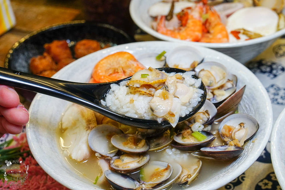 一鍋鮮海鮮鍋物(左營店)高雄海鮮多到快滿出來的鍋燒麵飯湯!海鮮控不能錯過的痛風料理!