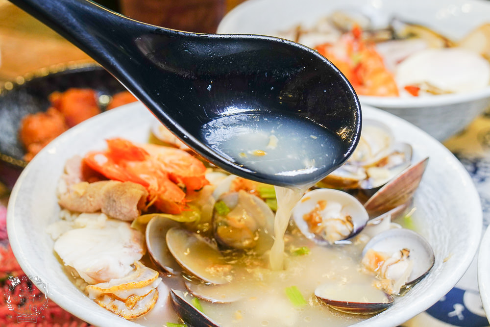 一鍋鮮海鮮鍋物(左營店)高雄海鮮多到快滿出來的鍋燒麵飯湯!海鮮控不能錯過的痛風料理!