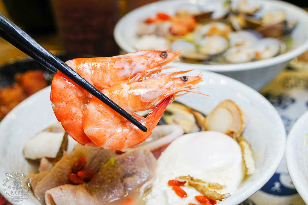 一鍋鮮海鮮鍋物(左營店)高雄海鮮多到快滿出來的鍋燒麵飯湯!海鮮控不能錯過的痛風料理!