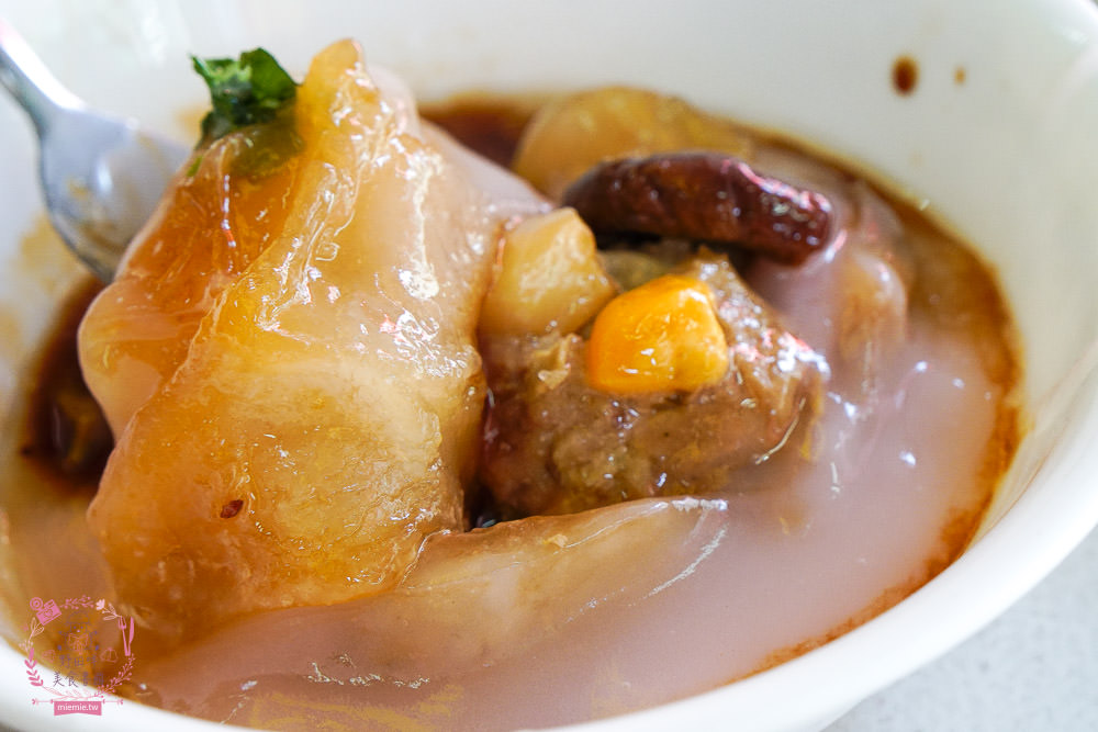 |高雄鳳山|肉圓進彰化香菇肉圓。鳳山市區知名小吃！干貝香菇蛋黃好特別~