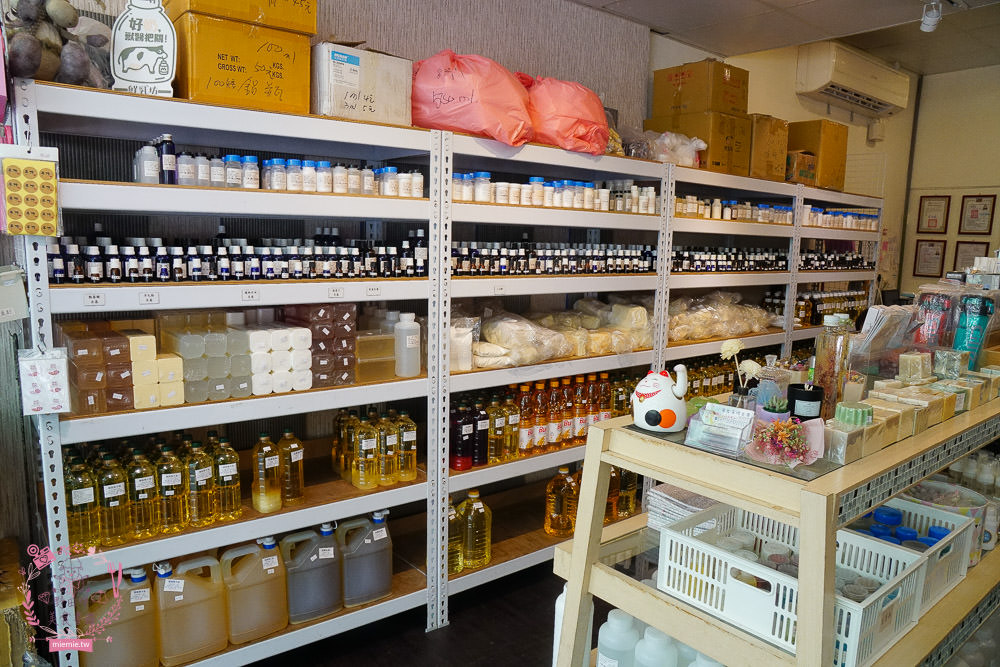 高雄鳳山三民路佛具家具街美食景點推薦!鳳山小吃美食|人文歷史景點|精緻佛具|家俱擺設|鳳山小旅行 - 第32張圖 高雄鳳山三民路佛具家具街美食景點推薦!鳳山小吃美食|人文歷史景點|精緻佛具|家俱擺設|鳳山小旅行