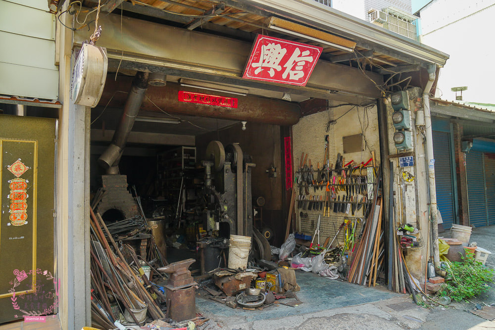 高雄鳳山三民路佛具家具街美食景點推薦!鳳山小吃美食|人文歷史景點|精緻佛具|家俱擺設|鳳山小旅行 - 第39張圖 高雄鳳山三民路佛具家具街美食景點推薦!鳳山小吃美食|人文歷史景點|精緻佛具|家俱擺設|鳳山小旅行