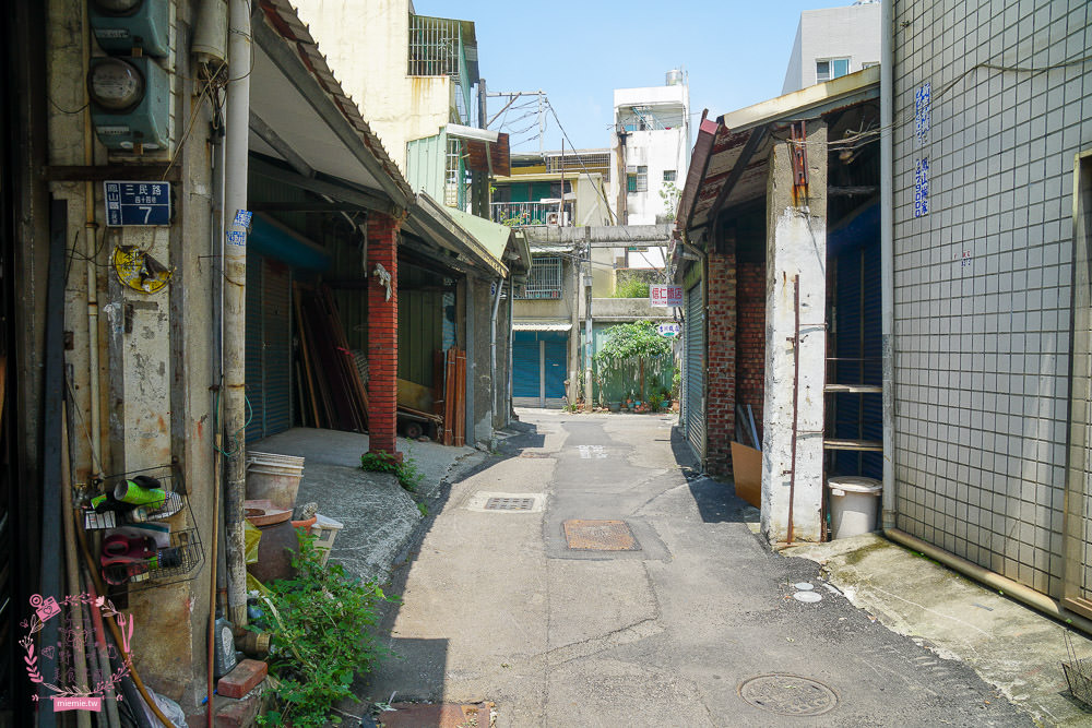 高雄鳳山三民路佛具家具街美食景點推薦!鳳山小吃美食|人文歷史景點|精緻佛具|家俱擺設|鳳山小旅行 - 第41張圖 高雄鳳山三民路佛具家具街美食景點推薦!鳳山小吃美食|人文歷史景點|精緻佛具|家俱擺設|鳳山小旅行