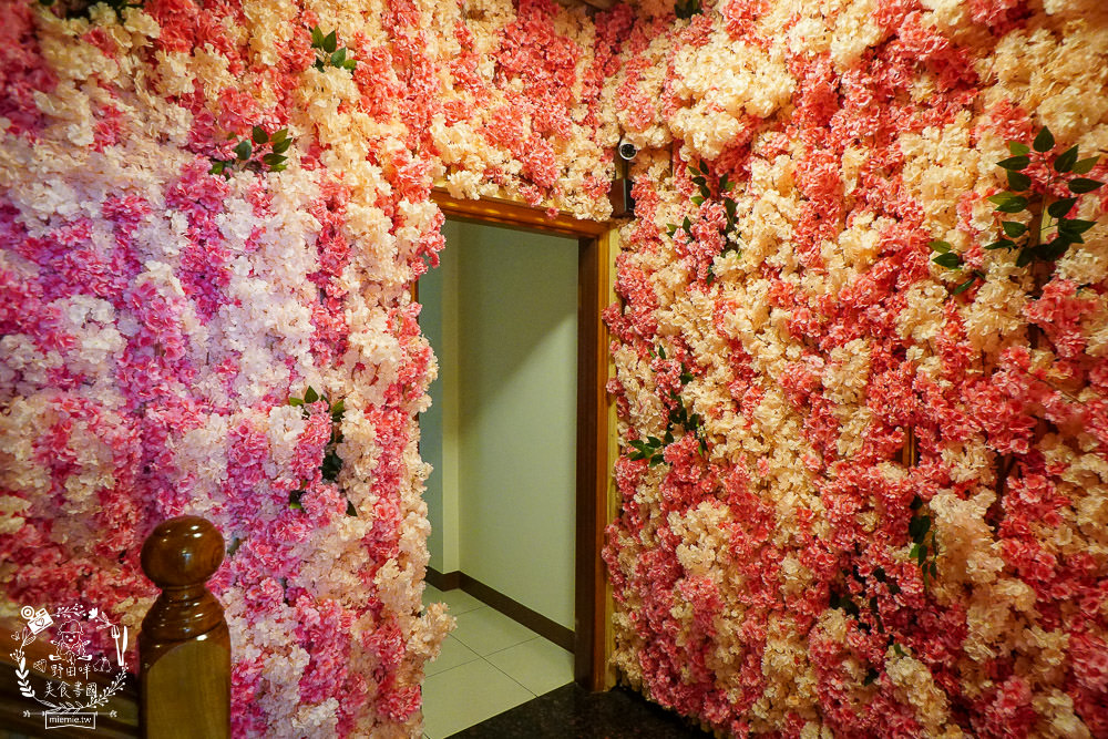 三筋日式豬排高雄一號店|首推超銷魂的燒肉定食!榴槤控必吃罪惡榴槤起司豬排!味噌湯跟高麗菜絲免費續加!