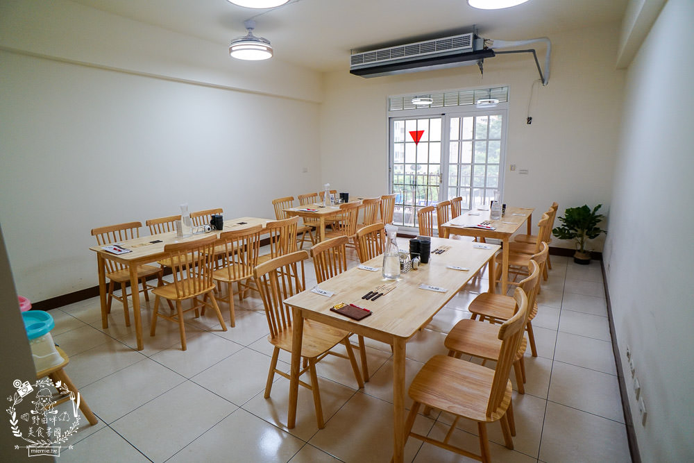 三筋日式豬排高雄一號店|首推超銷魂的燒肉定食!榴槤控必吃罪惡榴槤起司豬排!味噌湯跟高麗菜絲免費續加!