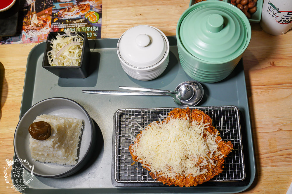 來自日本蔵前的三筋日式豬排高雄1號店!銷魂起司榴槤炸豬排香氣超濃郁!生菜白飯味噌湯爽爽吃到飽? - 第25張圖 來自日本蔵前的三筋日式豬排高雄1號店!銷魂起司榴槤炸豬排香氣超濃郁!生菜白飯味噌湯爽爽吃到飽?