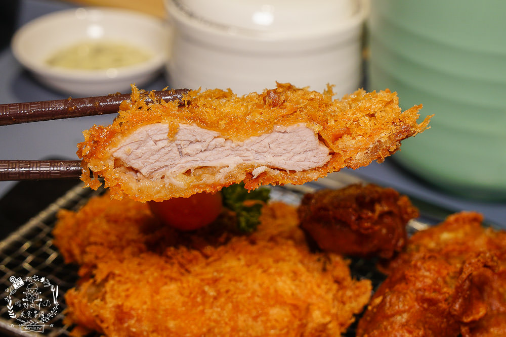 來自日本蔵前的三筋日式豬排高雄1號店!銷魂起司榴槤炸豬排香氣超濃郁!生菜白飯味噌湯爽爽吃到飽? - 第42張圖 來自日本蔵前的三筋日式豬排高雄1號店!銷魂起司榴槤炸豬排香氣超濃郁!生菜白飯味噌湯爽爽吃到飽?