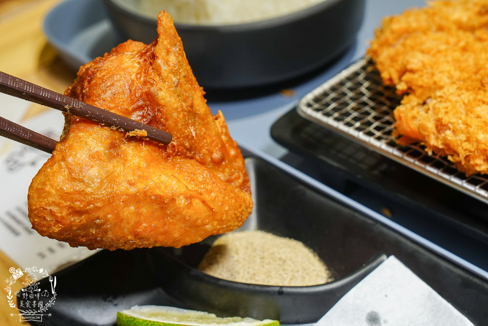 來自日本蔵前的三筋日式豬排高雄1號店!銷魂起司榴槤炸豬排香氣超濃郁!生菜白飯味噌湯爽爽吃到飽? - 第57張圖 來自日本蔵前的三筋日式豬排高雄1號店!銷魂起司榴槤炸豬排香氣超濃郁!生菜白飯味噌湯爽爽吃到飽?