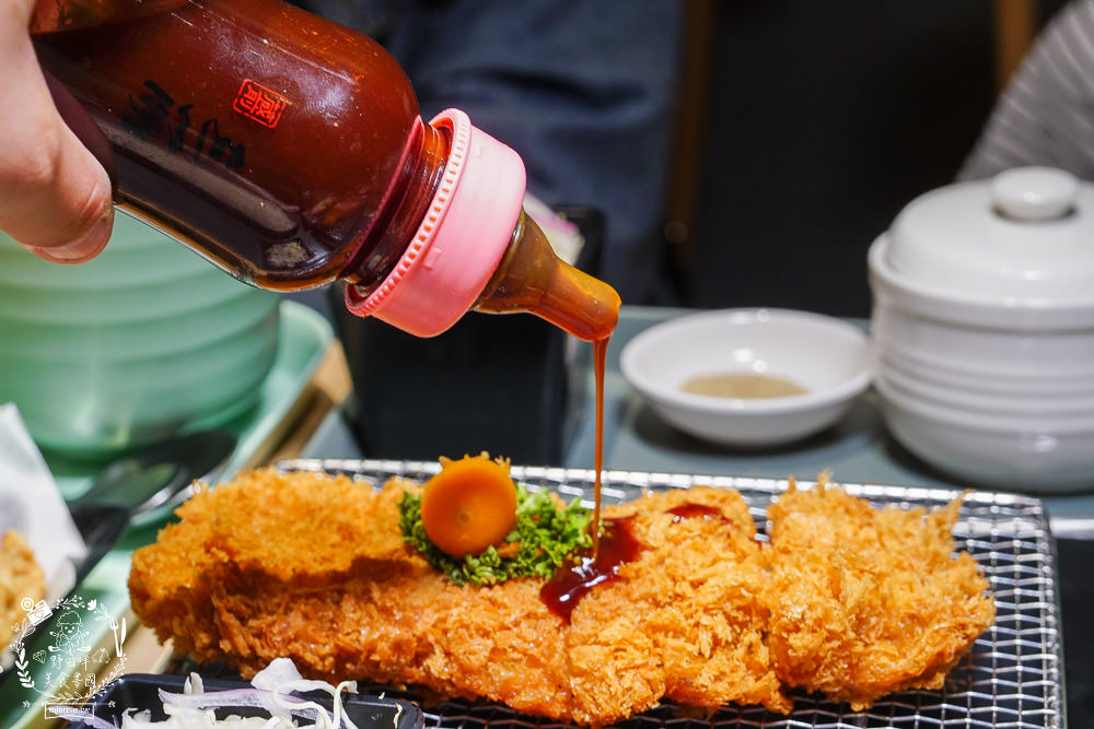 來自日本蔵前的三筋日式豬排高雄1號店!銷魂起司榴槤炸豬排香氣超濃郁!生菜白飯味噌湯爽爽吃到飽? - 第50張圖 來自日本蔵前的三筋日式豬排高雄1號店!銷魂起司榴槤炸豬排香氣超濃郁!生菜白飯味噌湯爽爽吃到飽?
