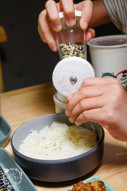 來自日本蔵前的三筋日式豬排高雄1號店!銷魂起司榴槤炸豬排香氣超濃郁!生菜白飯味噌湯爽爽吃到飽? - 第36張圖 來自日本蔵前的三筋日式豬排高雄1號店!銷魂起司榴槤炸豬排香氣超濃郁!生菜白飯味噌湯爽爽吃到飽?