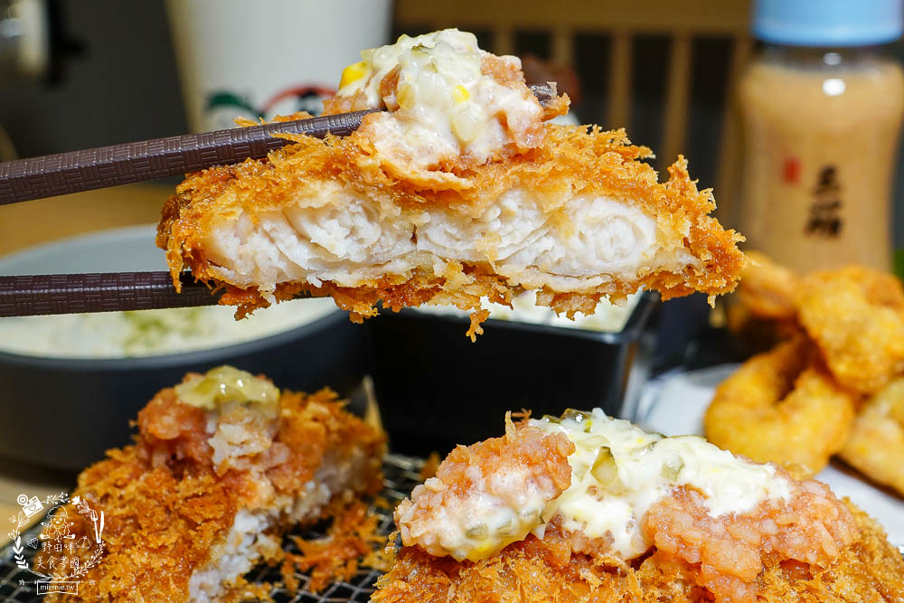 高雄[三筋日式豬排]每日限量的酥炸藍鑽軟殼蟹佐滿滿鮭魚卵!生菜白飯味噌湯爽爽吃到飽?