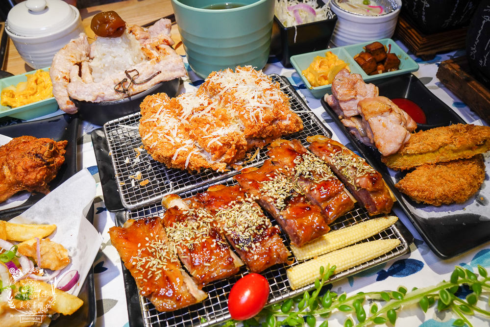 三筋日式豬排高雄一號店|首推超銷魂的燒肉定食!榴槤控必吃罪惡榴槤起司豬排!味噌湯跟高麗菜絲免費續加!