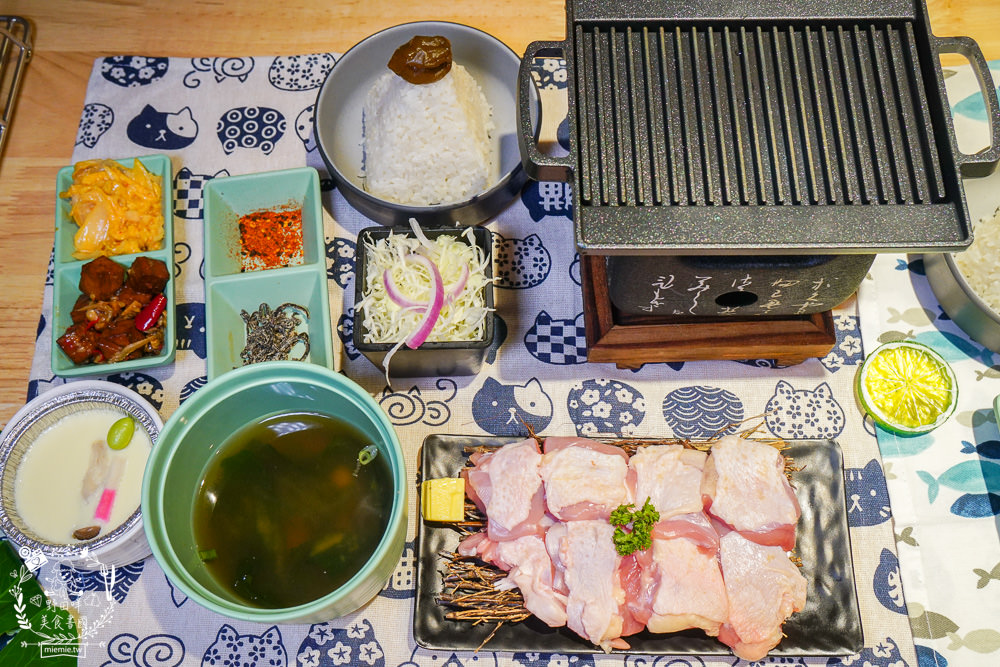 三筋日式豬排高雄一號店|首推超銷魂的燒肉定食!榴槤控必吃罪惡榴槤起司豬排!味噌湯跟高麗菜絲免費續加!