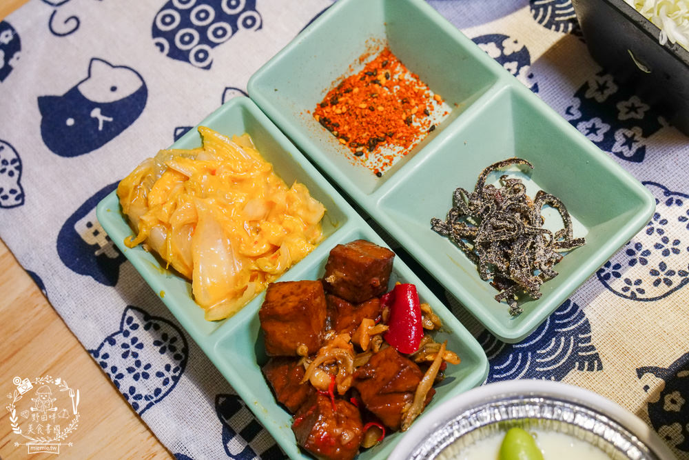 三筋日式豬排高雄一號店|首推超銷魂的燒肉定食!榴槤控必吃罪惡榴槤起司豬排!味噌湯跟高麗菜絲免費續加!