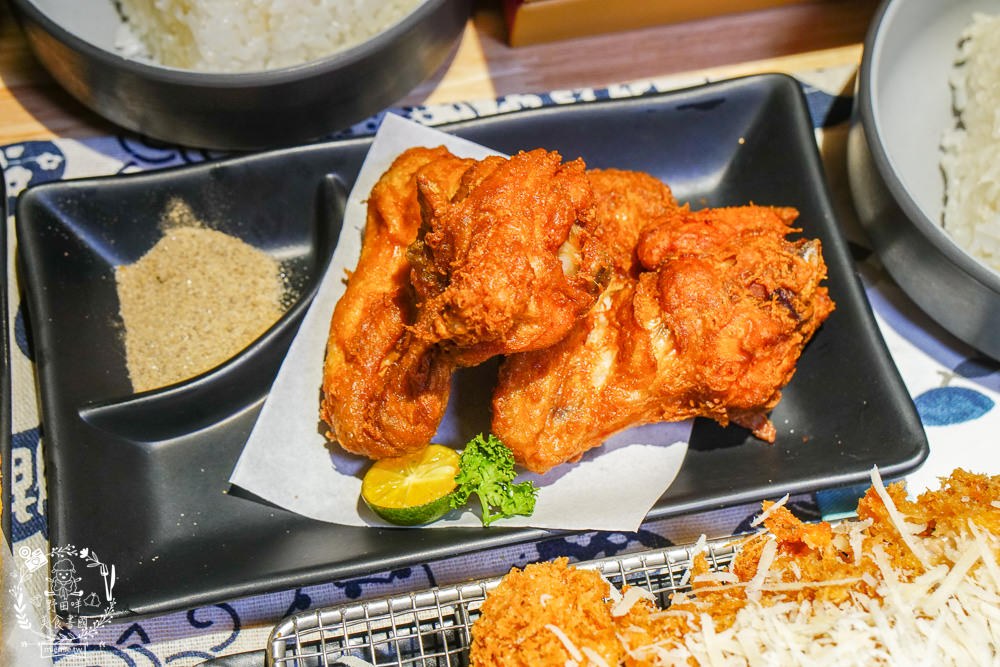 三筋日式豬排高雄一號店|首推超銷魂的燒肉定食!榴槤控必吃罪惡榴槤起司豬排!味噌湯跟高麗菜絲免費續加!