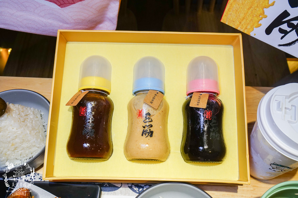 三筋日式豬排高雄一號店|首推超銷魂的燒肉定食!榴槤控必吃罪惡榴槤起司豬排!味噌湯跟高麗菜絲免費續加!