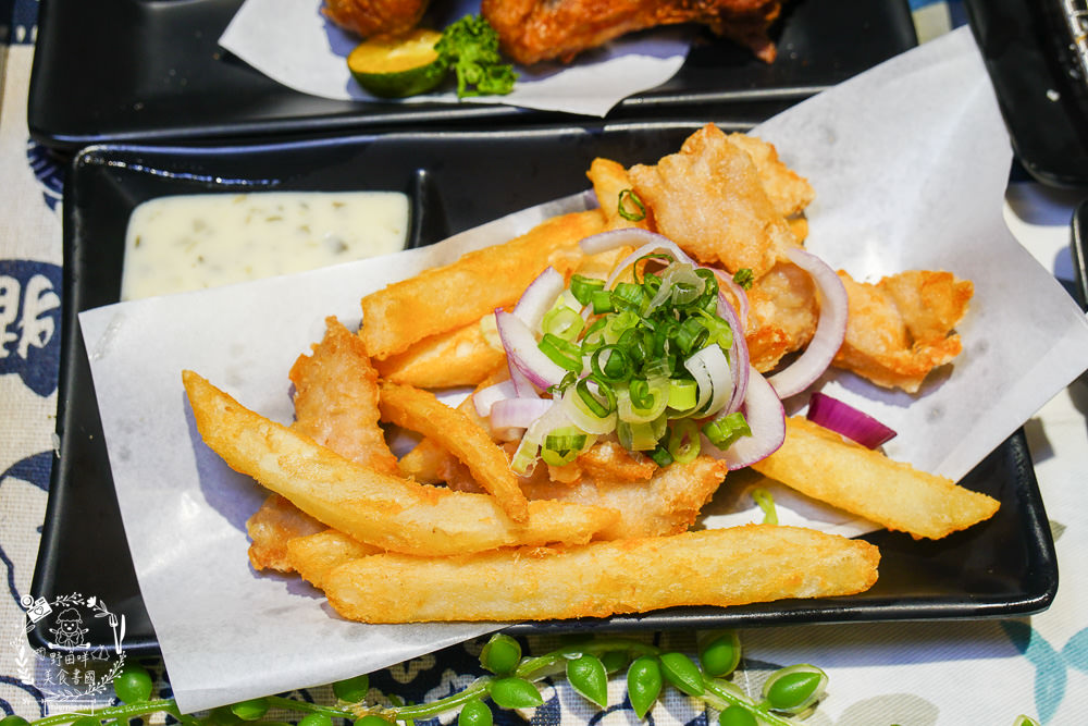 三筋日式豬排高雄一號店|首推超銷魂的燒肉定食!榴槤控必吃罪惡榴槤起司豬排!味噌湯跟高麗菜絲免費續加!