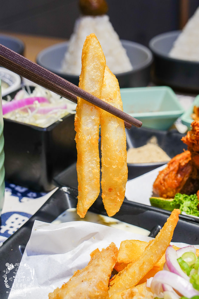 三筋日式豬排高雄一號店|首推超銷魂的燒肉定食!榴槤控必吃罪惡榴槤起司豬排!味噌湯跟高麗菜絲免費續加!