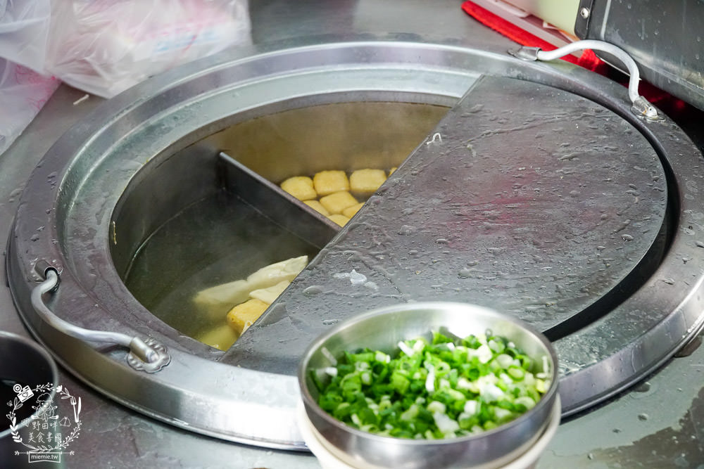 高雄必吃上海生煎湯包!超誇張!連平日都大排長龍的銷魂生煎湯包?油豆腐細粉湯意外特別~