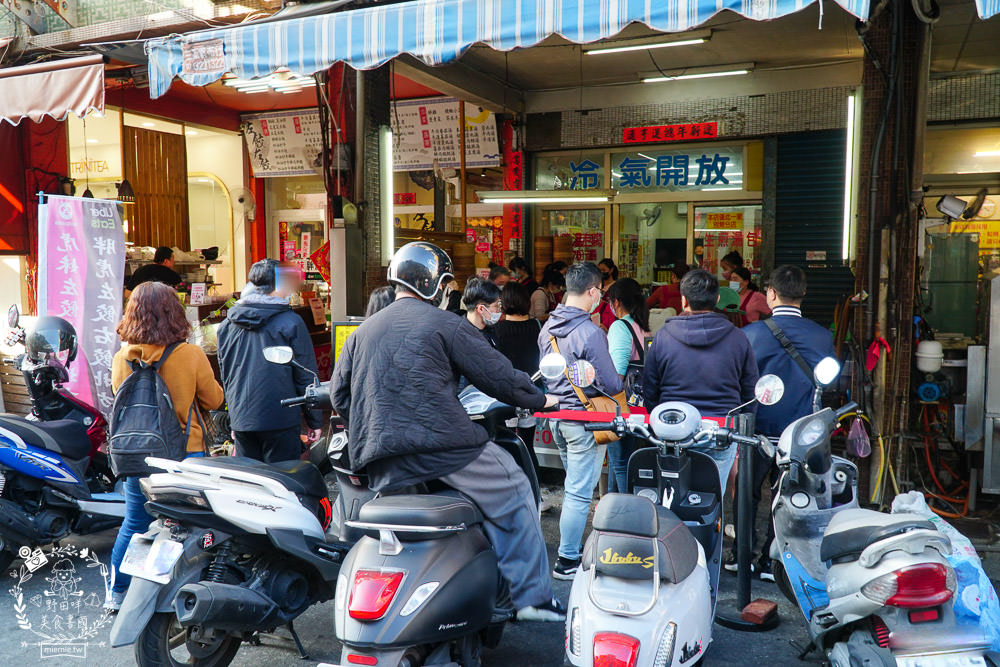 高雄必吃上海生煎湯包!超誇張!連平日都大排長龍的銷魂生煎湯包?油豆腐細粉湯意外特別~