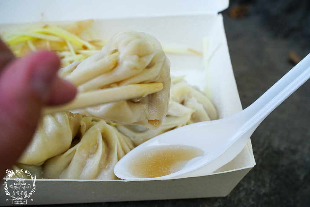 高雄必吃上海生煎湯包!超誇張!連平日都大排長龍的銷魂生煎湯包?油豆腐細粉湯意外特別~