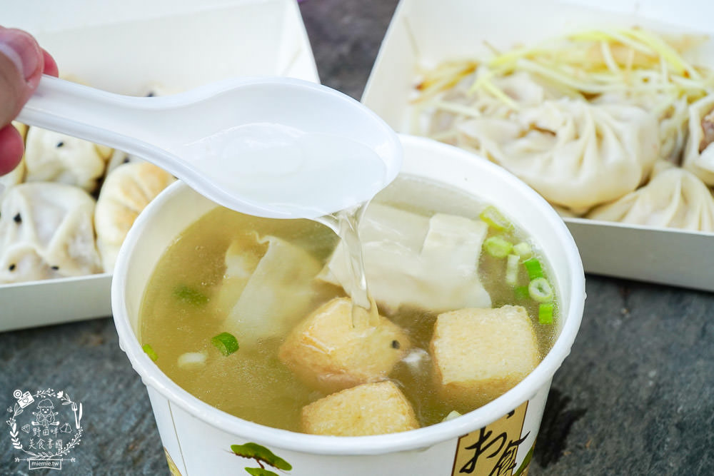 高雄必吃上海生煎湯包!超誇張!連平日都大排長龍的銷魂生煎湯包?油豆腐細粉湯意外特別~