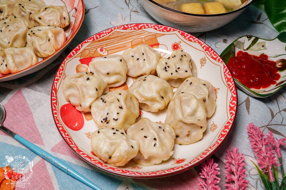 高雄必吃上海生煎湯包!超誇張!連平日都大排長龍的銷魂生煎湯包?油豆腐細粉湯意外特別~