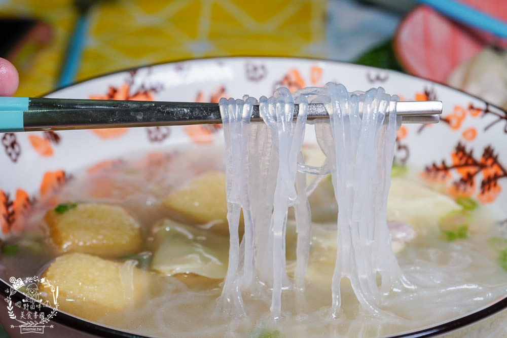 高雄必吃上海生煎湯包!超誇張!連平日都大排長龍的銷魂生煎湯包?油豆腐細粉湯意外特別~
