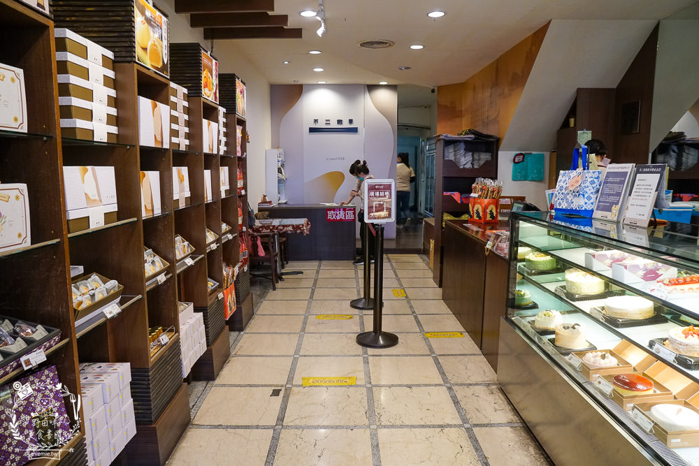 高雄伴手禮推薦!不二緻果(高雄不二家)春緻禮盒唯美選項多!新上市超貴氣的黃金蛋黃酥送禮自用兩相宜!