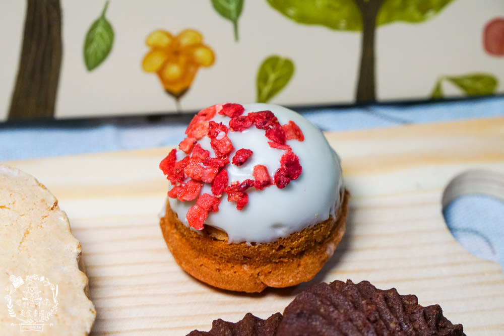 高雄伴手禮推薦!不二緻果(高雄不二家)春緻禮盒唯美選項多!新上市超貴氣的黃金蛋黃酥送禮自用兩相宜!