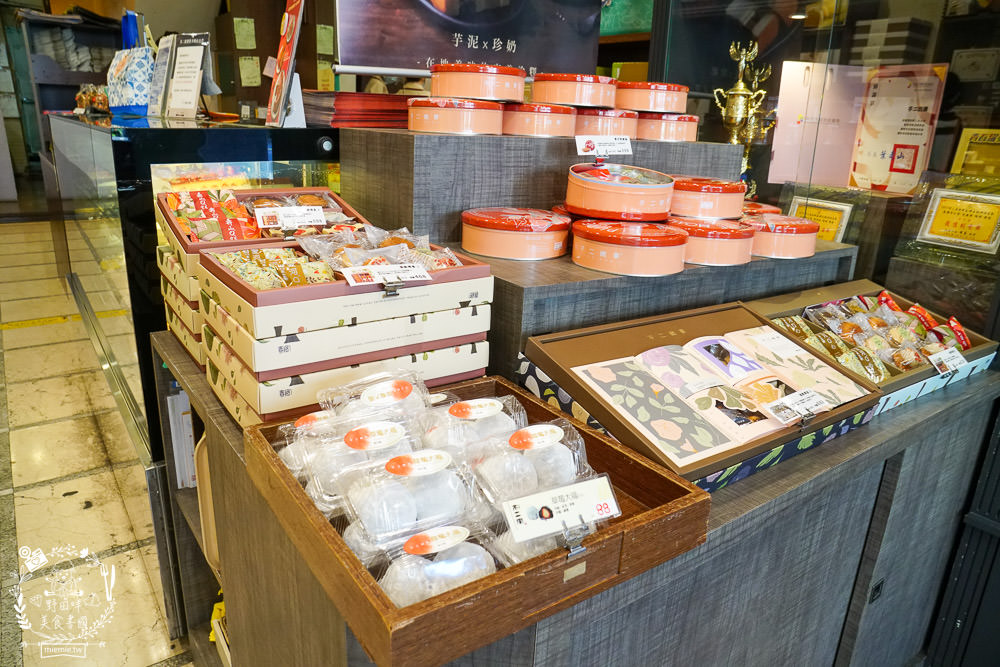 高雄伴手禮推薦!不二緻果(高雄不二家)春緻禮盒唯美選項多!新上市超貴氣的黃金蛋黃酥送禮自用兩相宜!