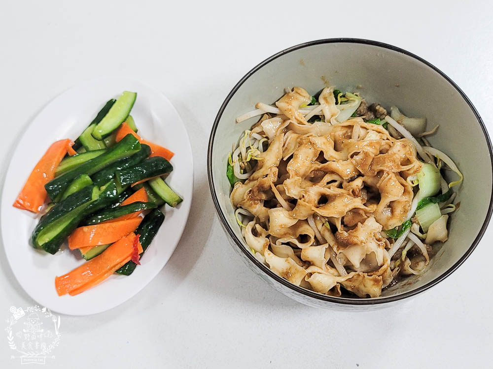 高雄不二麵館經武店|CP值爆高的60元牛肉麵超多塊牛肉啊!北京炸醬麵香鹹超銷魂~