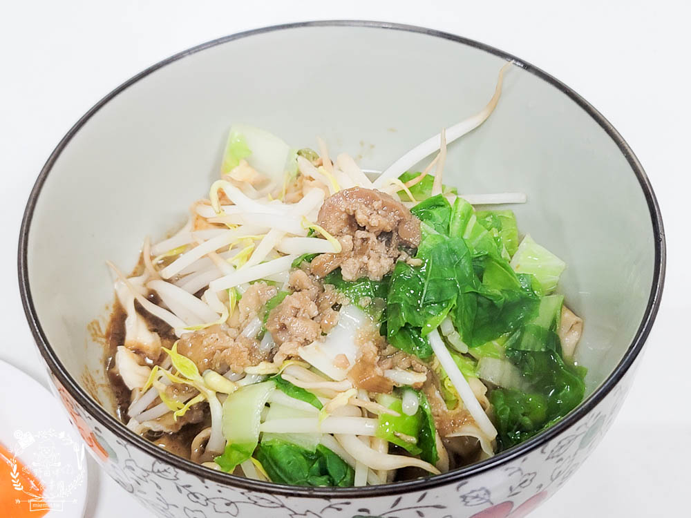 高雄不二麵館經武店|CP值爆高的60元牛肉麵超多塊牛肉啊!北京炸醬麵香鹹超銷魂~