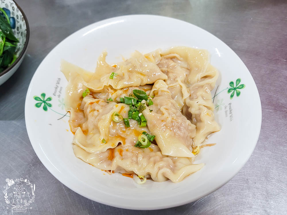 高雄不二麵館經武店|CP值爆高的60元牛肉麵超多塊牛肉啊!北京炸醬麵香鹹超銷魂~