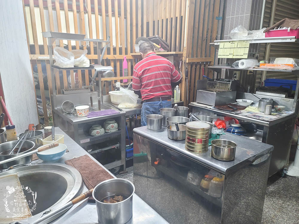 高雄不二麵館經武店|CP值爆高的60元牛肉麵超多塊牛肉啊!北京炸醬麵香鹹超銷魂~