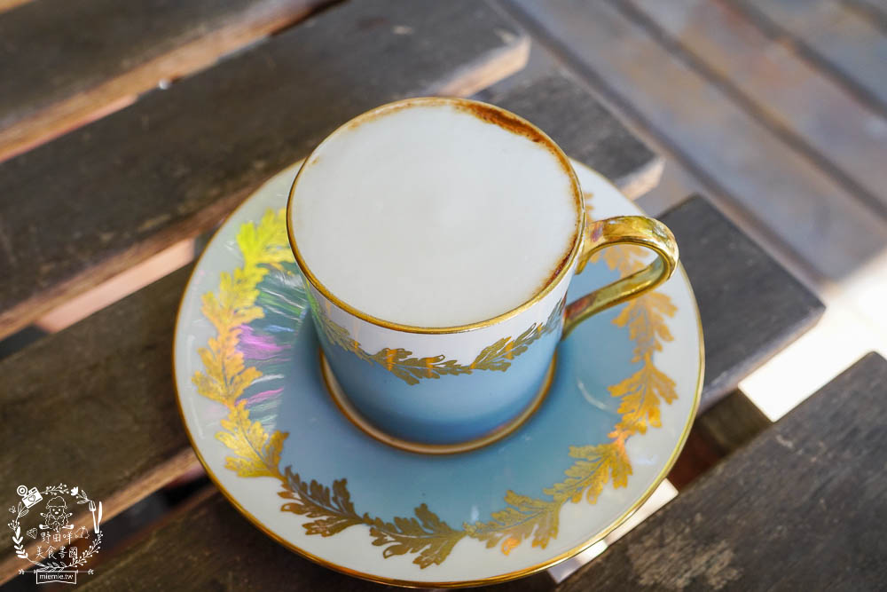 高雄不咖啡 BuCafe~隱藏在美術館附近的靜謐又神秘的樹屋咖啡廳!彷彿走進龍貓的童趣世界!