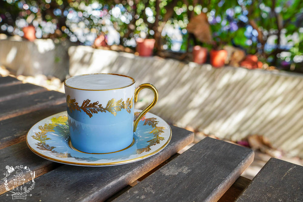 高雄不咖啡 BuCafe~隱藏在美術館附近的靜謐又神秘的樹屋咖啡廳!彷彿走進龍貓的童趣世界!