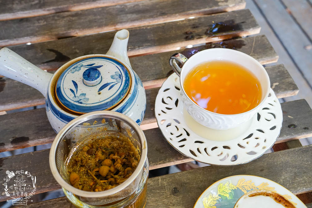 高雄不咖啡 BuCafe~隱藏在美術館附近的靜謐又神秘的樹屋咖啡廳!彷彿走進龍貓的童趣世界!