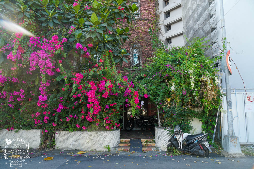 高雄不咖啡 BuCafe~隱藏在美術館附近的靜謐又神秘的樹屋咖啡廳!彷彿走進龍貓的童趣世界!