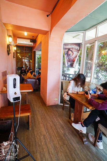 高雄不咖啡 BuCafe~隱藏在美術館附近的靜謐又神秘的樹屋咖啡廳!彷彿走進龍貓的童趣世界!