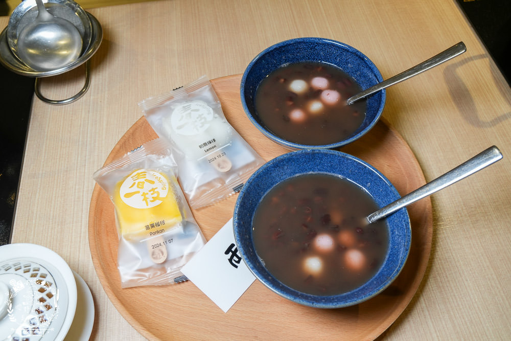 高雄[両鍋極上鍋物]隱藏在承億酒店的高級火鍋!活體龍蝦盛合上桌超霸氣!當日壽星生日幾歲送幾隻蝦