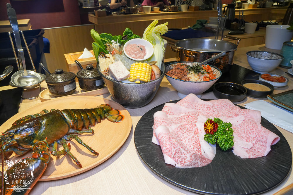 高雄[両鍋極上鍋物]隱藏在承億酒店的高級火鍋!活體龍蝦盛合上桌超霸氣!當日壽星生日幾歲送幾隻蝦