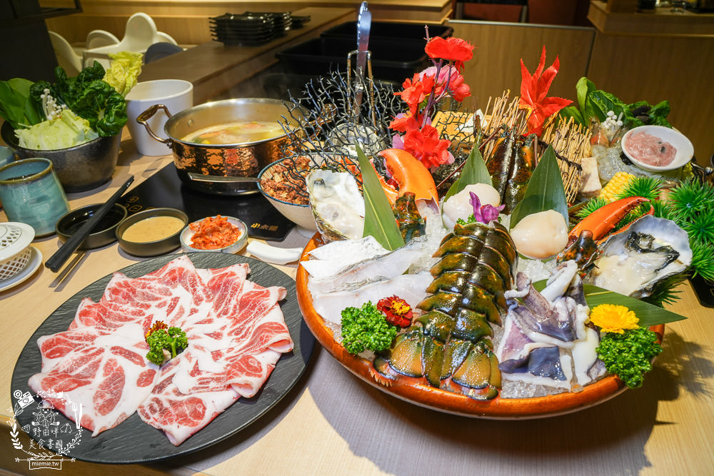 高雄[両鍋極上鍋物]隱藏在承億酒店的高級火鍋!活體龍蝦盛合上桌超霸氣!當日壽星生日幾歲送幾隻蝦