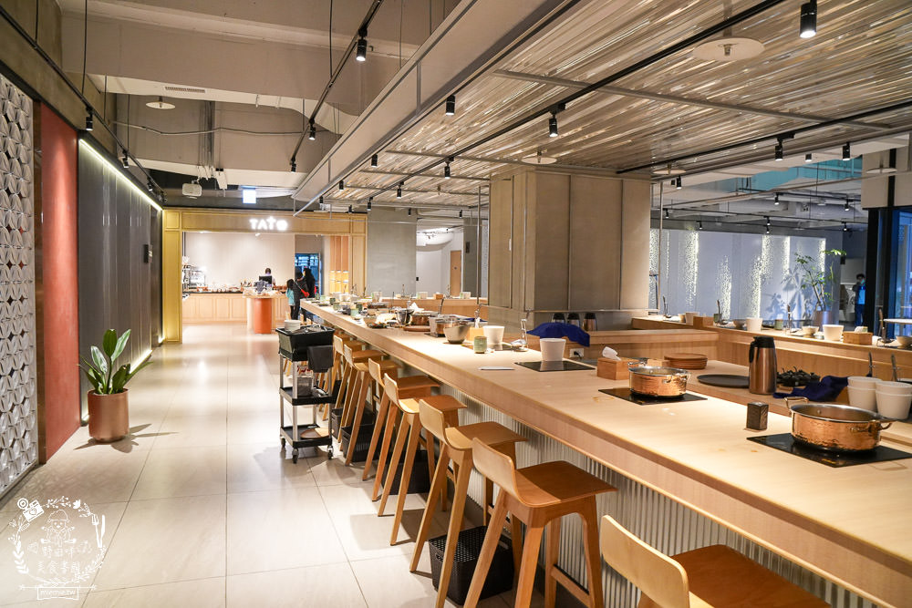 高雄[両鍋極上鍋物]隱藏在承億酒店的高級火鍋!活體龍蝦盛合上桌超霸氣!當日壽星生日幾歲送幾隻蝦